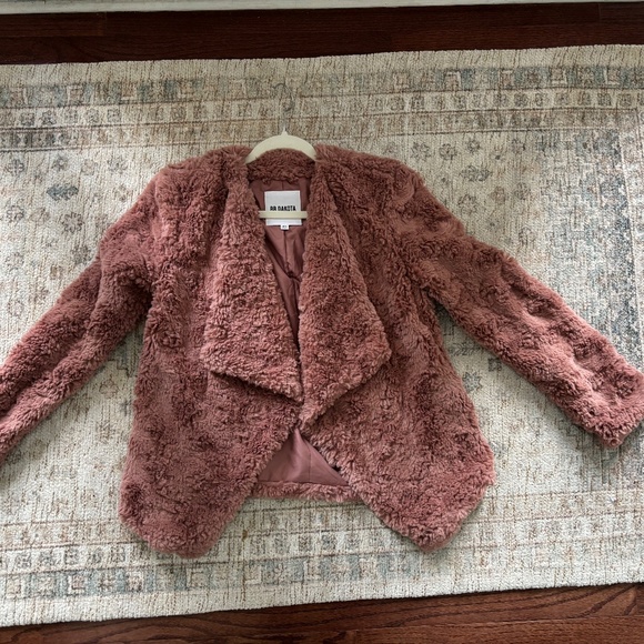 Trend alert Faux fur BB Dakota Drape Front Textured Coat Womens XS pink mauve - Picture 2 of 9